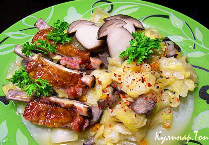 Свиные ребрышки в горшочке