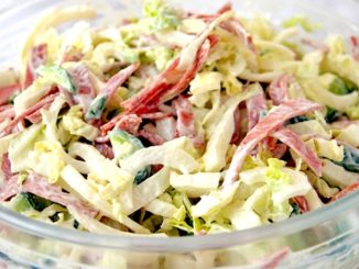 Тёплый салат с колбасой