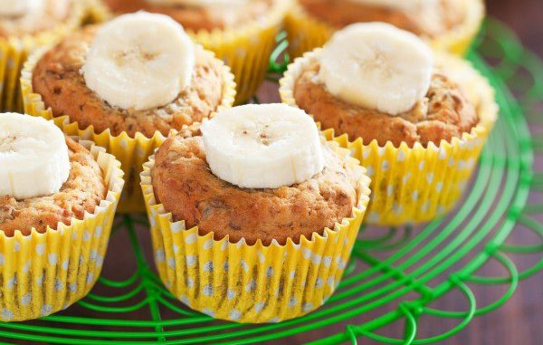 Банановые маффины с орехами Банановые маффины с орехами