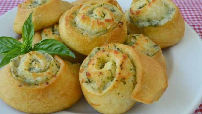 Чесночные рулетики Чесночные рулетики
