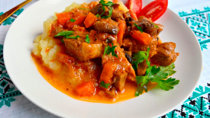 Мясо со сметанной подливкой Мясо со сметанной подливкой