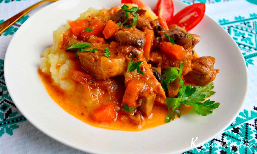 Мясо со сметанной подливкой