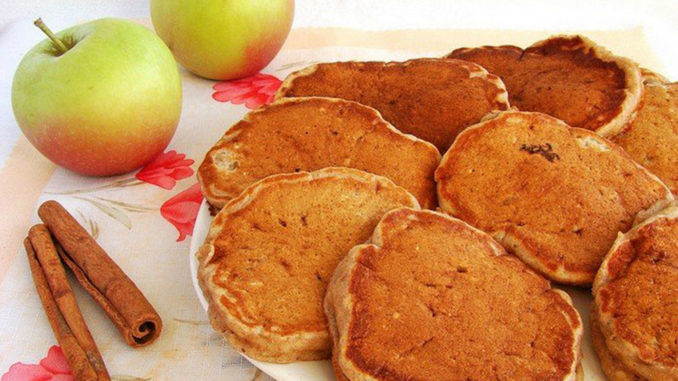 Оладьи с яблоками и корицей Оладьи с яблоками и корицей