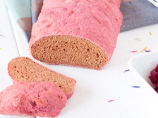 Розовый хлеб со свеклой