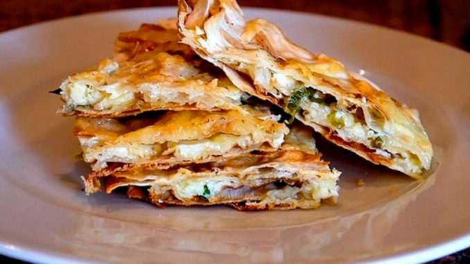 Рваный пирог из лаваша Рваный пирог из лаваша