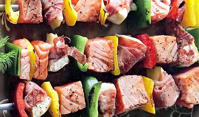Шашлычки из семги с камамбером Шашлычки из семги с камамбером