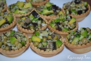 Салат с булгуром и авокадо