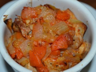 Жаркое из свинины с картофелем в горшочках
