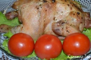 Запеченная курица с чесноком и травами