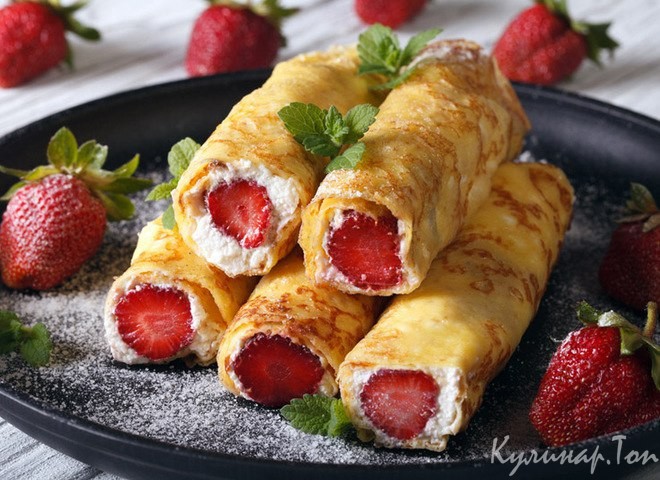 Блинчики с творожно-клубничной начинкой
