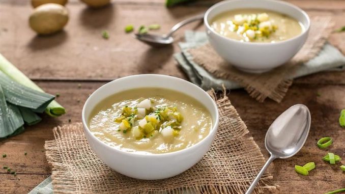 Картофельный суп с луком Картофельный суп с луком в мультиварке