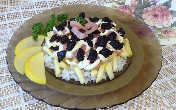 Креветки с рисом и черносливом Креветки с рисом и черносливом
