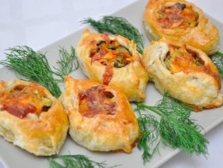 Лодочки с творогом и овощами