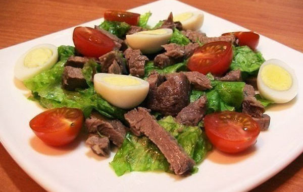 Мясной салат с помидорами Мясной салат с помидорами