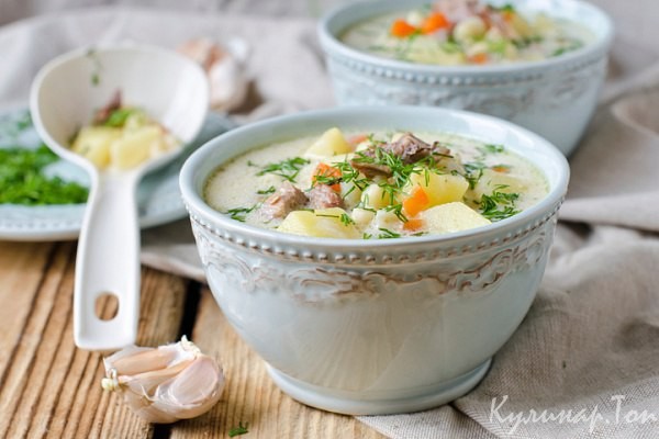 Пряный сырный суп с копченой курицей
