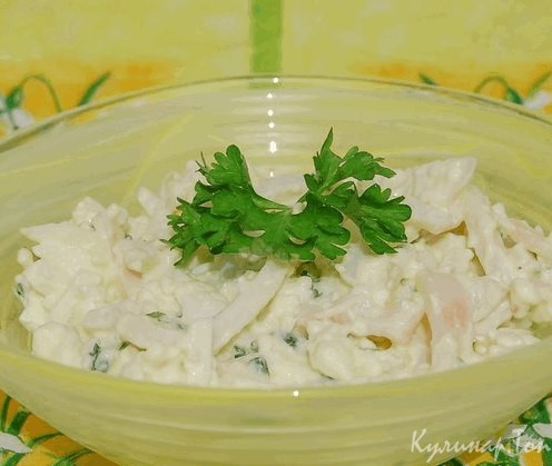 Салат из кальмаров с плавленым сыром