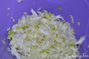 Салат из капусты, яблок и моркови