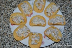 Закуска на чипсах "Морская"