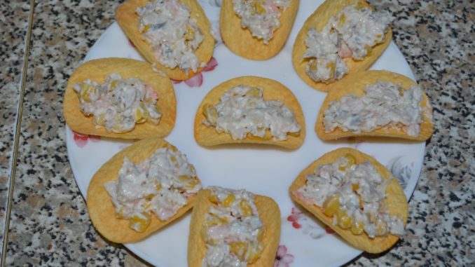 Закуска на чипсах Морская-04 Закуска на чипсах "Морская"