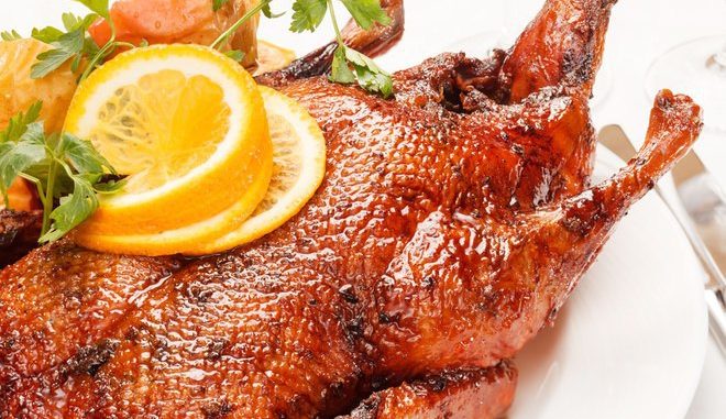 Запеченная утка с картофелем и грибами Запеченная утка с картофелем и грибами
