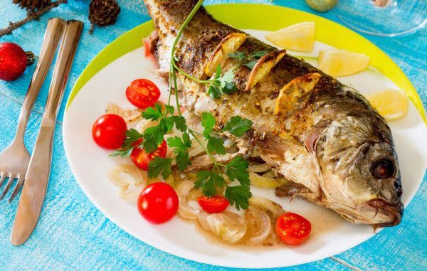 Запеченный карп с лимоном Запеченный карп с лимоном