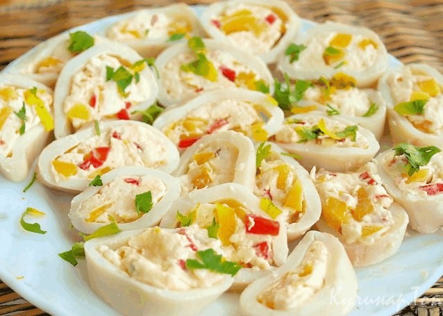 Кальмары, фаршированные сладким перцем и сыром