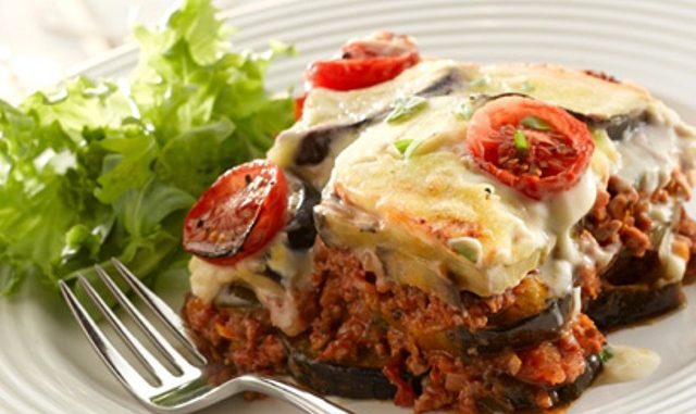 Мусака с молочным соусом Мусака с молочным соусом
