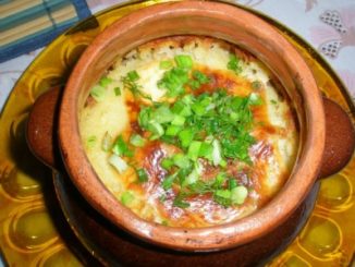 Мясо по-французски в горшочке