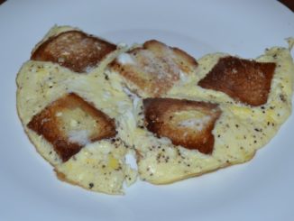 Омлет с гренками