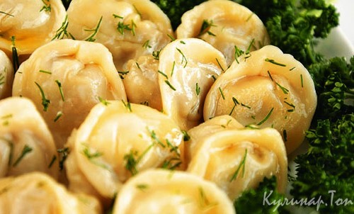 Пельмени с бараниной, луком и картофелем Пельмени с бараниной, луком и картофелем