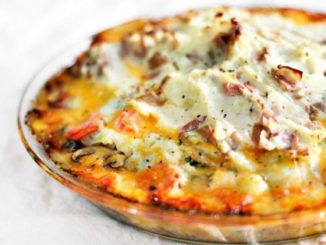 Пирог с белыми грибами и мясом