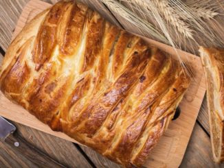 Пирог с капустой и яйцом