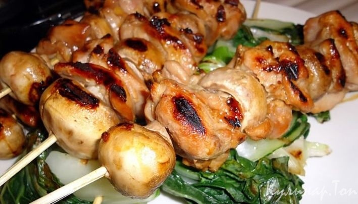 Шашлык из колбасы и грудинки