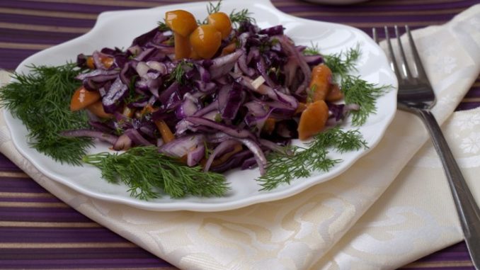 Салат из капусты с грибами Салат из капусты с грибами
