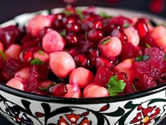 Салат из свеклы с зернами граната