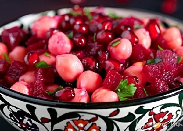 Салат из свеклы с зернами граната