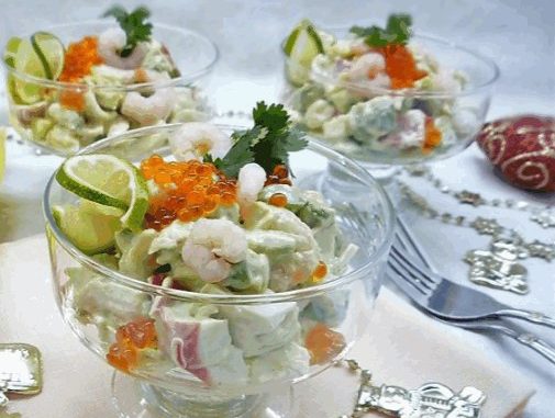 Салат с креветками, крабовым мясом и авокадо Салат с креветками, крабовым мясом и авокадо