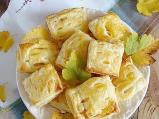 Слойки с кремом и яблоком