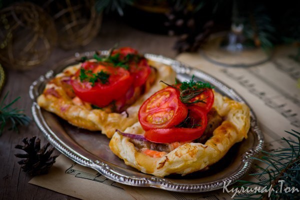 Слойки с овощами и семгой