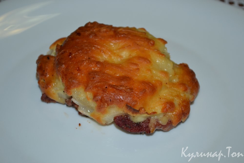 Свинина, запеченная с ананасами