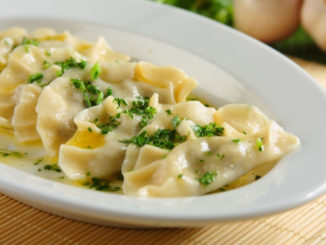 Вареники с яйцами и щавелем