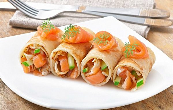 Блинчики с семгой и зеленью Блинчики с семгой и зеленью