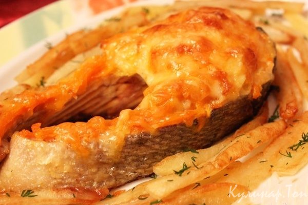 Форель запечённая с картошкой и луком в духовке