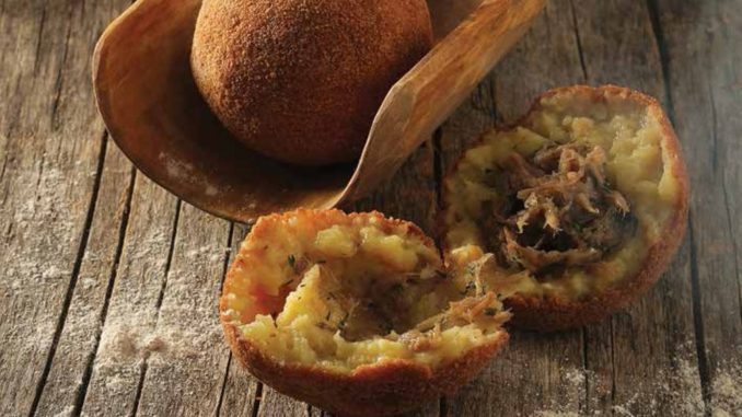 Картофельный колобок с копченым гусем Картофельный колобок с копченым гусем