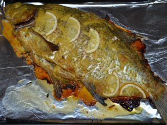 Лещ, запеченный в духовке с лимоном и горчицей