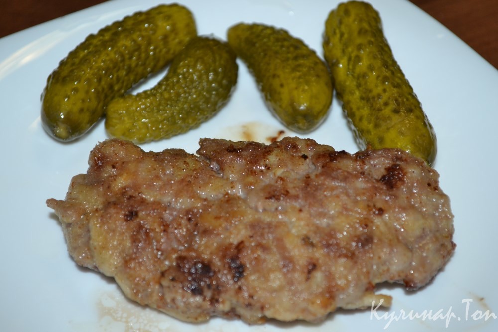 Мясные котлеты с яблоком