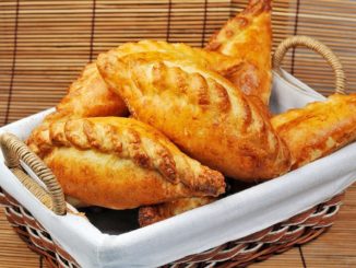 Пирожки с капустой и яблоками