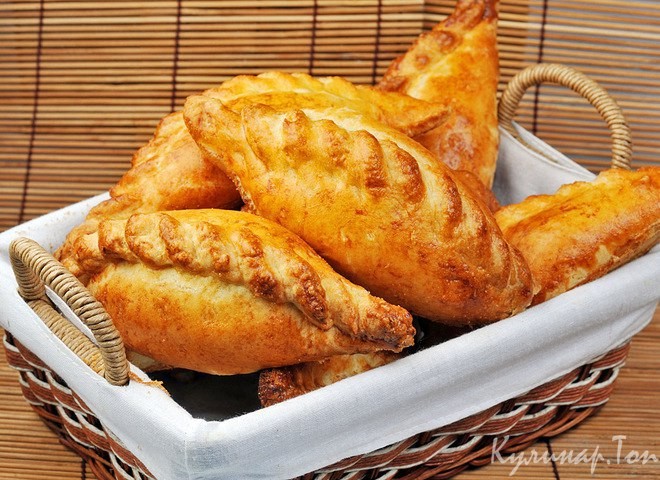 Пирожки с капустой и яблоками