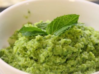 Пюре картофельное с горошком и чесноком