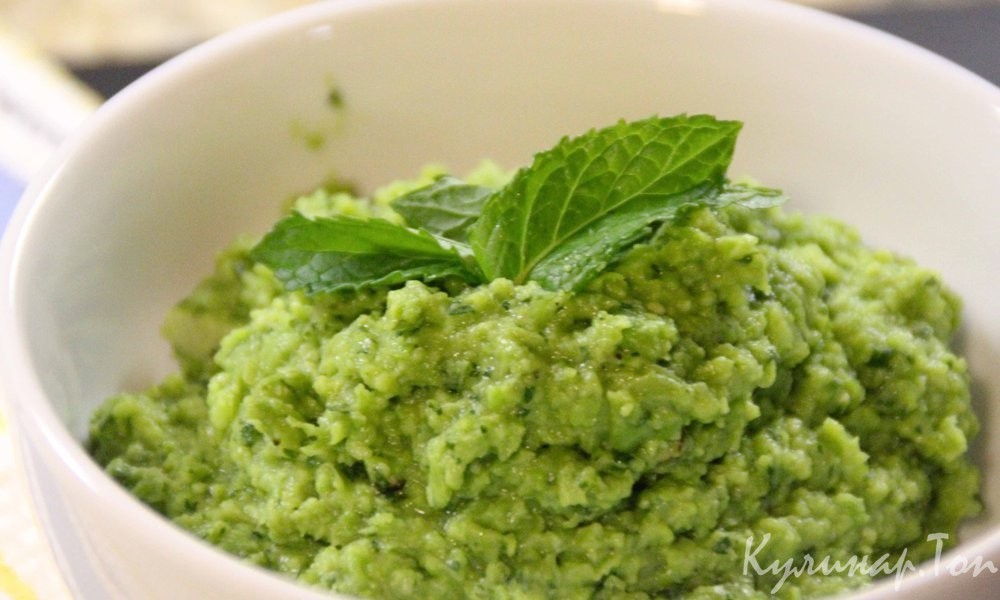 Пюре картофельное с горошком и чесноком